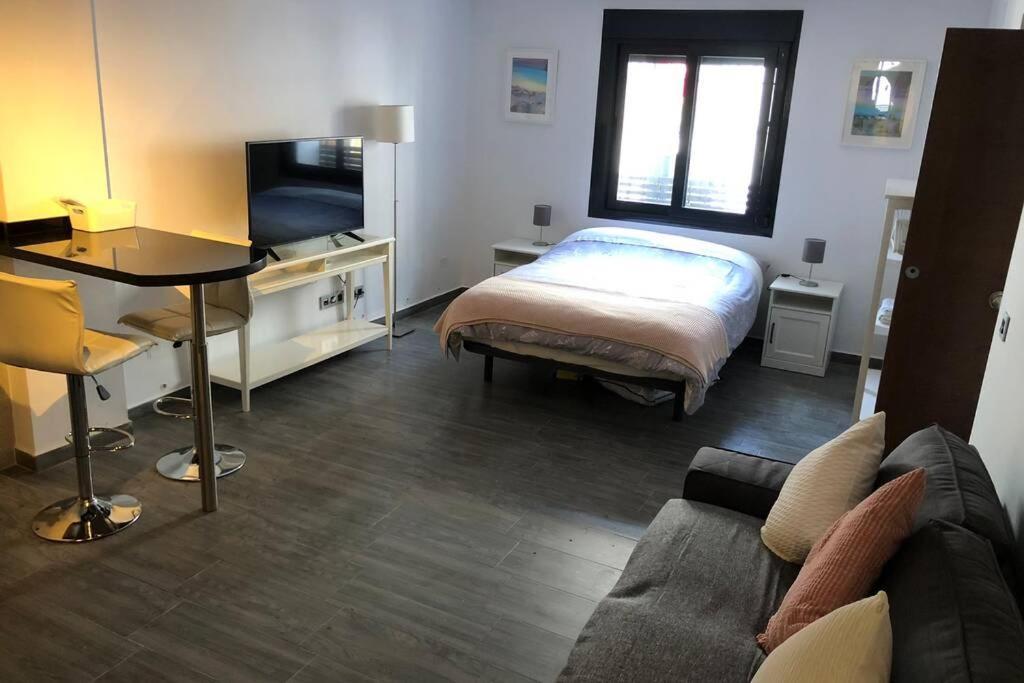Studio Apartment In Ardales, Cerca El Caminito Del Rey Y Embalses Exteriör bild